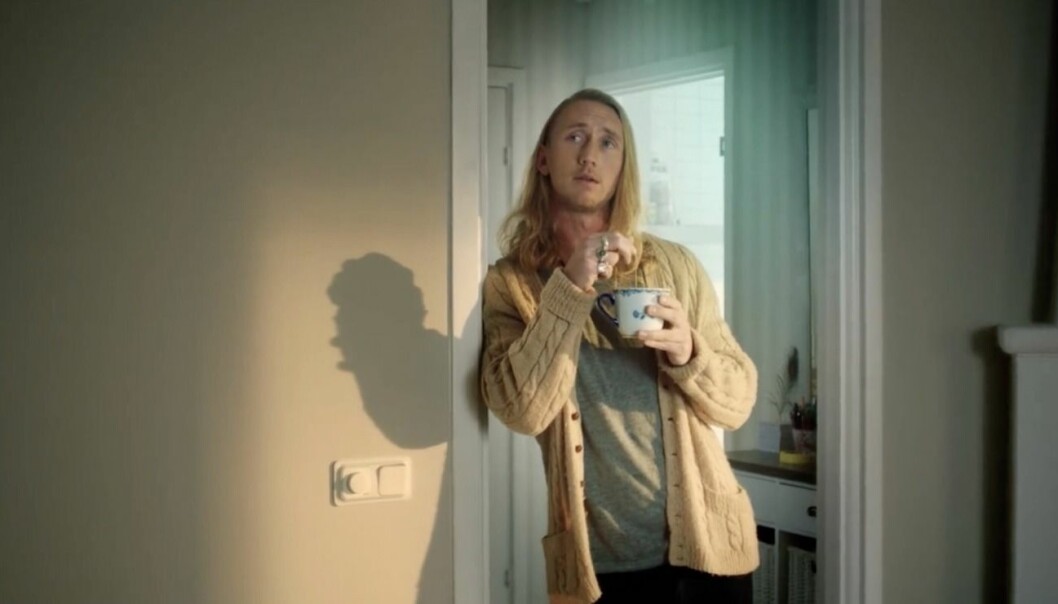 FOTO: Youtube Christoffer Willén i reklam för Colorama