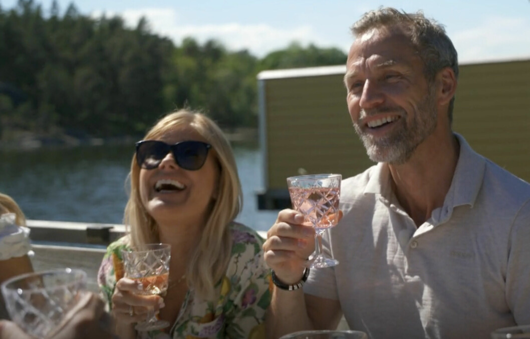 Christian Bauer gör entré i säsongsavslutningen av <span class=" italic" data-lab-italic_desktop="italic">Wahlgrens värld</span> säsong 10, där han avnjuter en trevlig midsommarlunch tillsammans med familjen Wahlgren på bryggan hemma hos Pernillas föräldrar. Christian Bauer på midsommarlunch tillsammans med familjen Wahlgren.