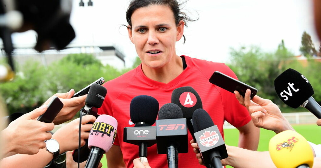 Christine Sinclair säger att Kanadas fotbollsdamer tvingas spela Shebelieves Cup för att inte riskera att bli stämda av det egna förbundet. Arkivbild. Kanadas landslag tillbaka i träning: "Vi tvingas"