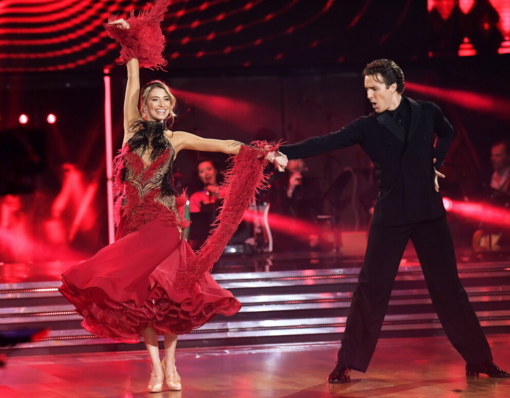 Cissi och Hugo bländade juryn och svenska folket med deras passionerade tango i premiären av <span class=" italic" data-lab-italic_desktop="italic">Let's dance</span> 2022. Cissi och Hugo bländade juryn och svenska folket med deras passionerade tango i premiären av Let's dance 2022.