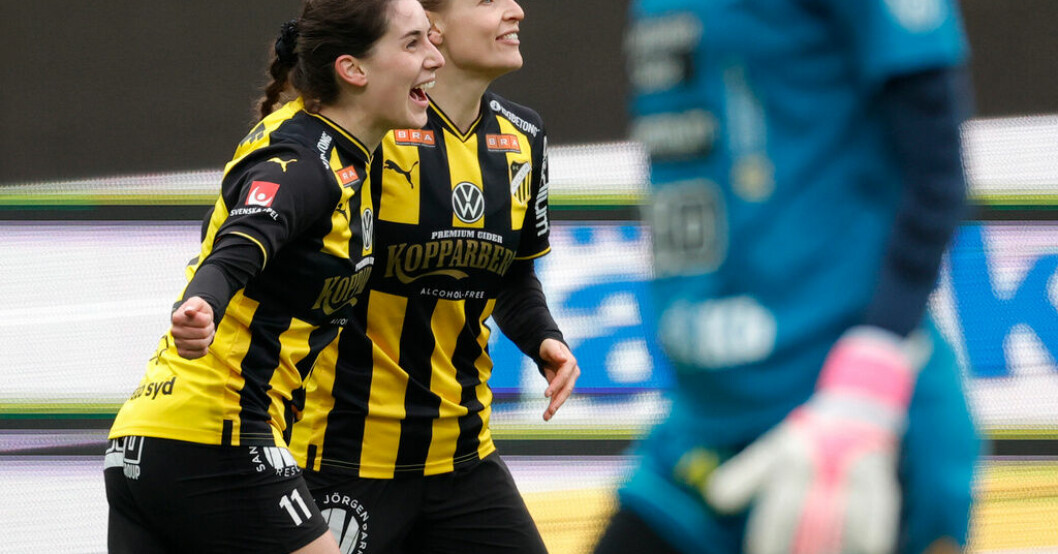 Clarissa Larisey, till vänster, gjorde ett av målen i Häckens 3–0-seger borta mot Vittsjö. Arkivbild. 16-årig debutant målskytt i Häckens storseger