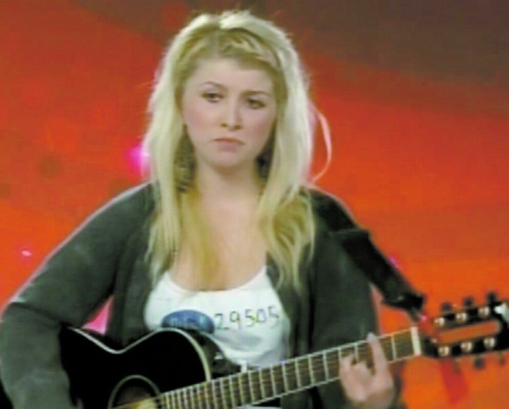 Cornelia Jakobs i<span class=" italic" data-lab-italic_desktop="italic"> Idol</span> år 2008. Cornelia Jakobs sökte till Idol år 2008 när Anders Bagge satt i juryn