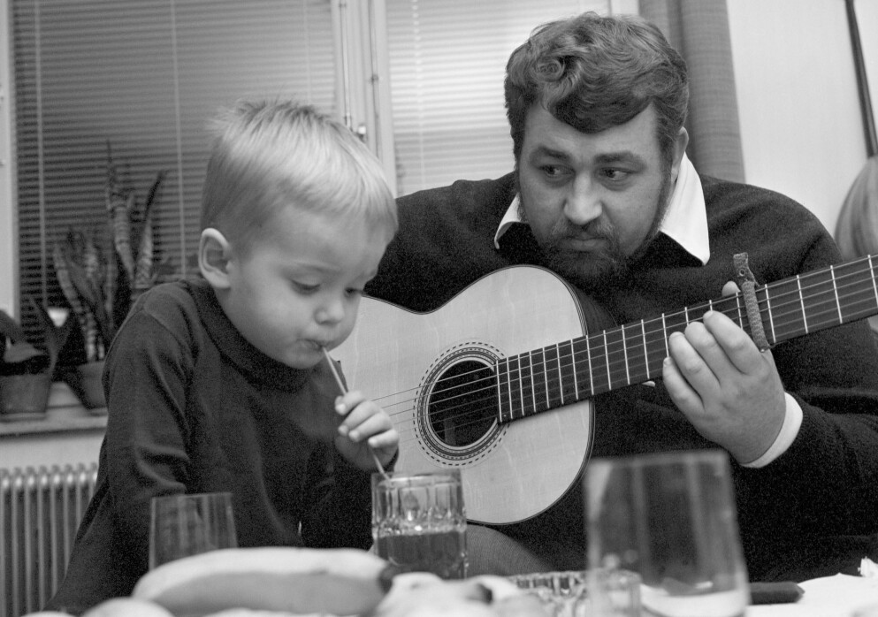 Jack Vreeswijk med pappa Cornelis 1966. Jack Vreeswijk och Cornelis Vreeswijk 1966.