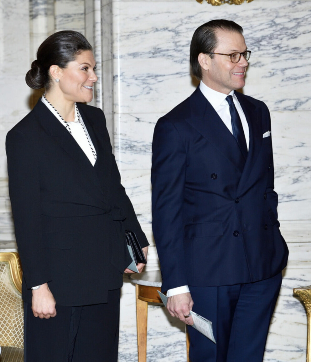 Kronprinsessan Victoria ler stort ihop med sin make prins Daniel. Kronprinsessan Victoria och Prins Daniel ler tillsammans