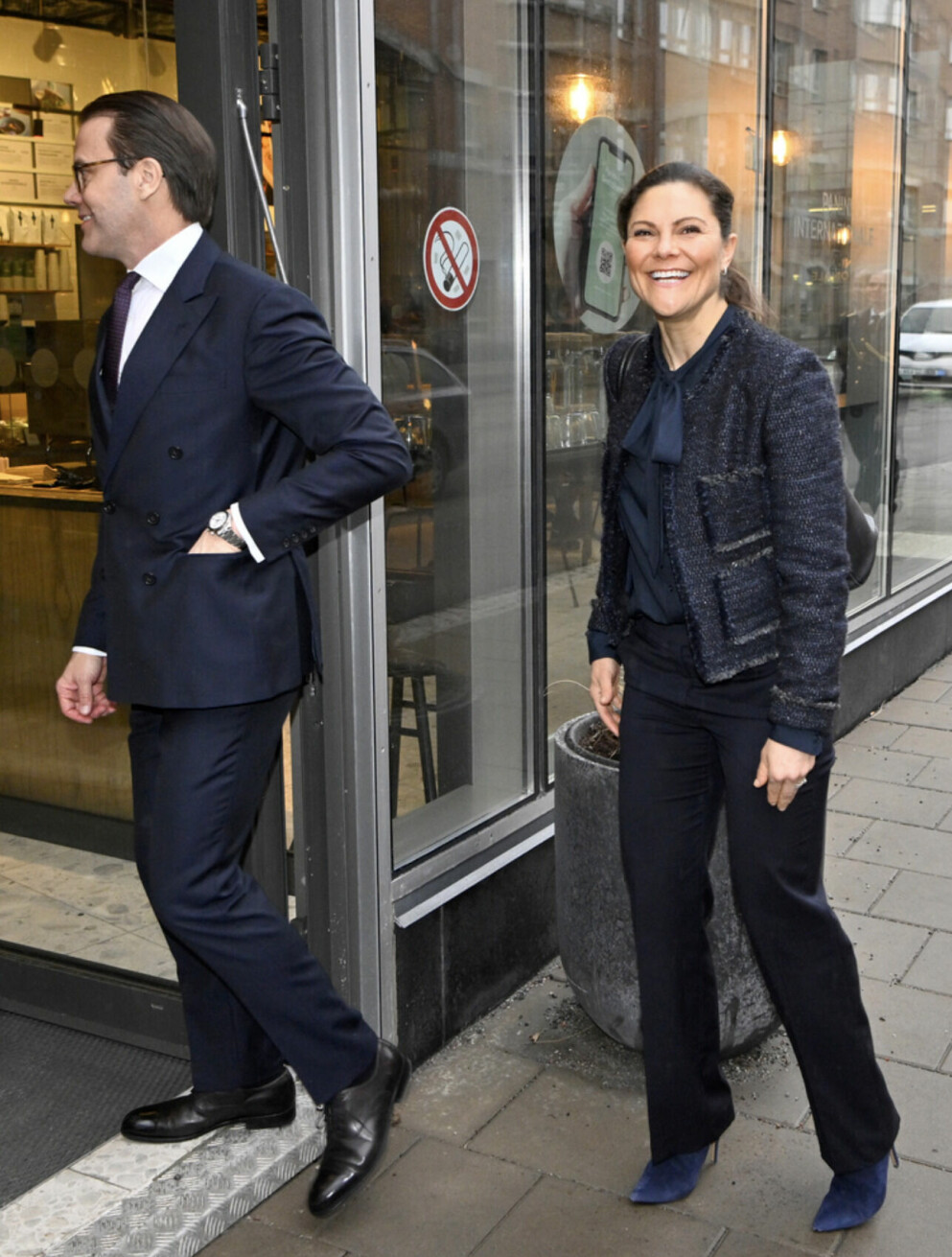 Prins Daniel och kronprinsessan Victoria anländer till Sieps. Prins Daniel och kronprinsessan Victoria vid Svenska institutet för Europapolitiska studier