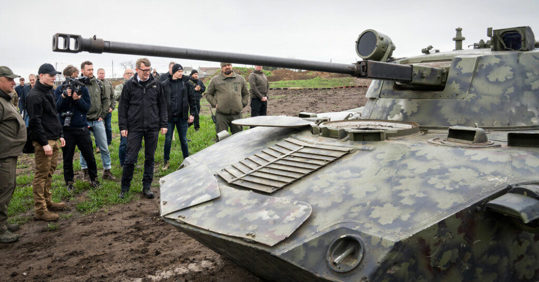 Danmarks tillförordnade försvarsminister Troels Lund Poulsen besökte en militäranläggning i Odessa på måndagen. Danmark: Beslut om flygplan före sommaren