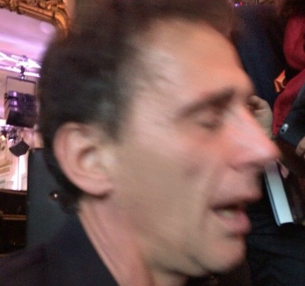David Lagercrantz kollapsar mitt under intervjun. Foto: Sofia Hadjipetri Glantz David Lagercrantz kollapsar mitt under intervjun. Foto: Sofia Hadjipetri Glantz