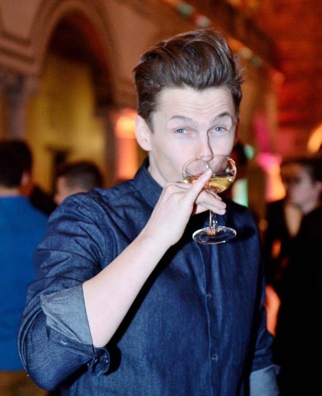 David Lindgren unnade sig både ett och två glas bubbel på kommunfesten i Stadshuset. David Lindgren unnade sig både ett och två glad bubbel på kommunfesten i Stadshuset.