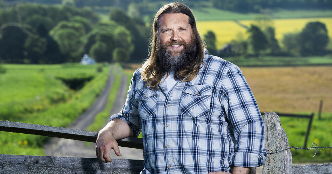 David Neslund i Allt för Sverige 2018. <strong>Foto: Magnus Liam Karlsson/SVT.</strong> Allt för Sverige-deltagaren David Neslund i rutig skjorta.