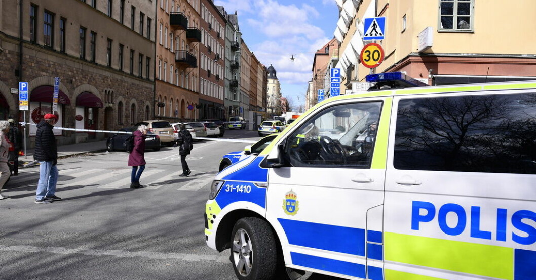 De fyra männen som är inblandade i gymmordet på Delta i Stockholm försätts på fri fot.