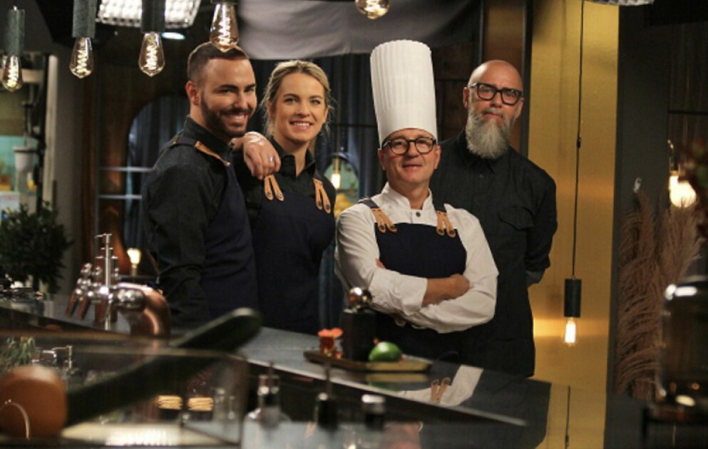 Första dejten. Servitör, bartender och kock i Första dejten på SVT