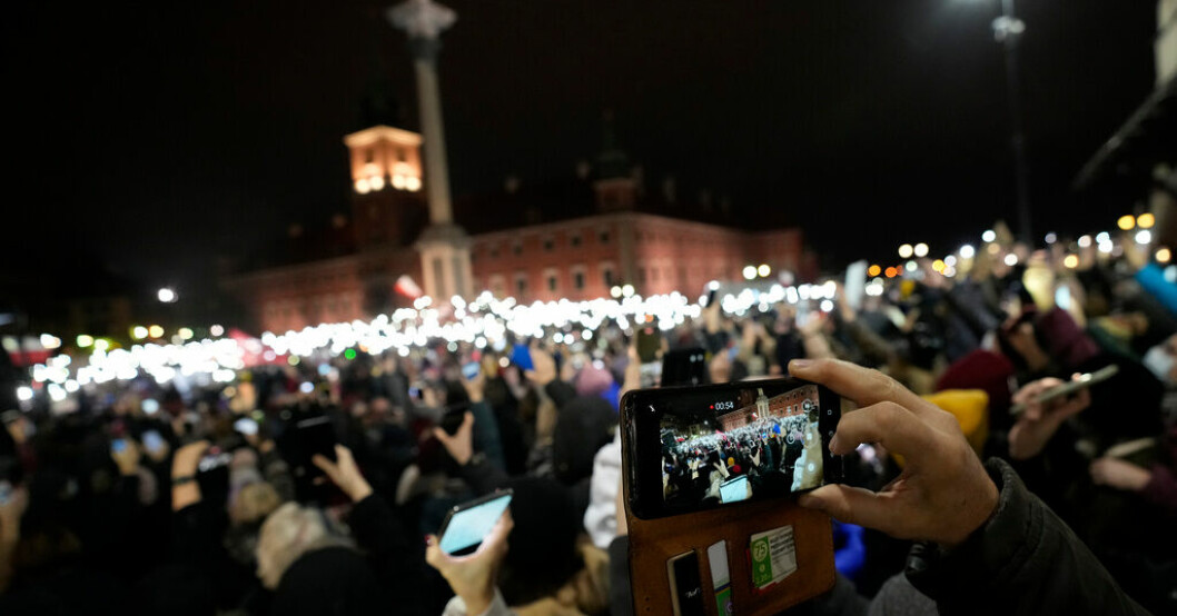 Demonstration mot Polens hårda abortregler. Arkivbild. Polsk aktivist dömd för aborthjälp