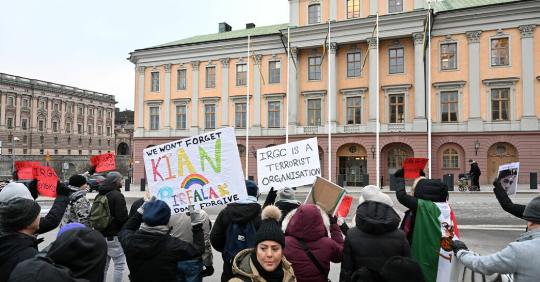 Utskott uppmanar: Terrorlista iranskt garde