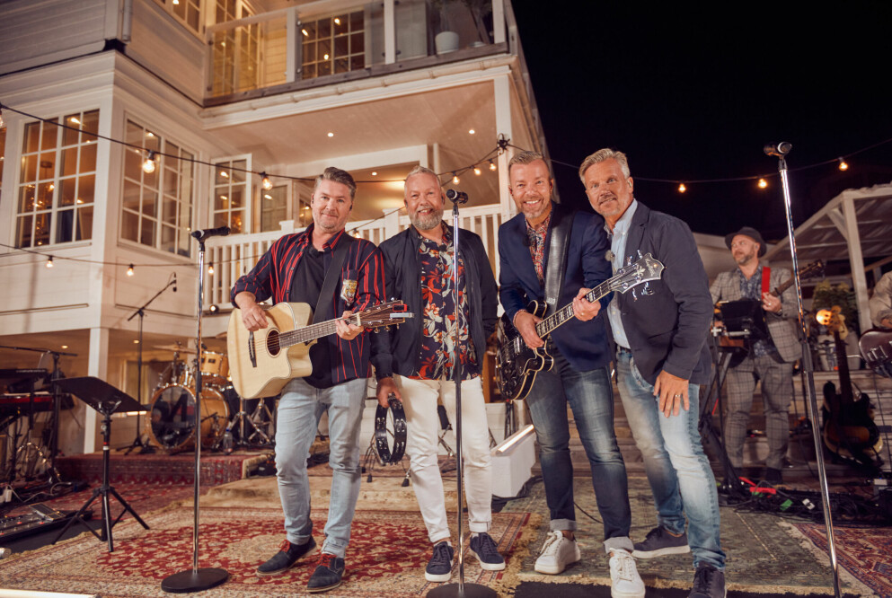 Den 22 maj har <span class=" italic" data-lab-italic_desktop="italic">Arvingarnas sommar – fest på Lassemans altan</span> 2022 premiär på TV4. Den 22 maj har Arvingarnas sommar – fest på Lassemans altan 2022 premiär på TV4.