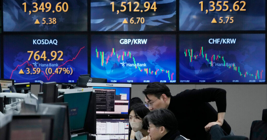 Den japanska centralbankens tak för tioåriga marknadsräntor har spräckts till följd av spekulation kring penningpolitiska åtstramningar. Arkivbild Japansk ränta lyfter över taket
