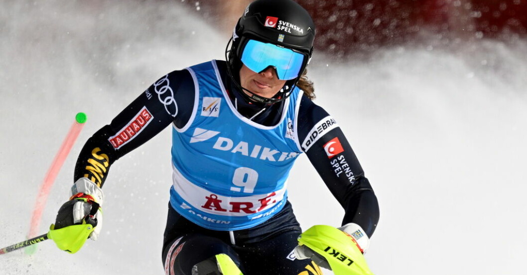 Den svenska alpinstjärnan Sara Hector under en världscuptävling i Åre tidigare i år. Arkivbild. Här är landslagen till skidsäsongen 2023/24