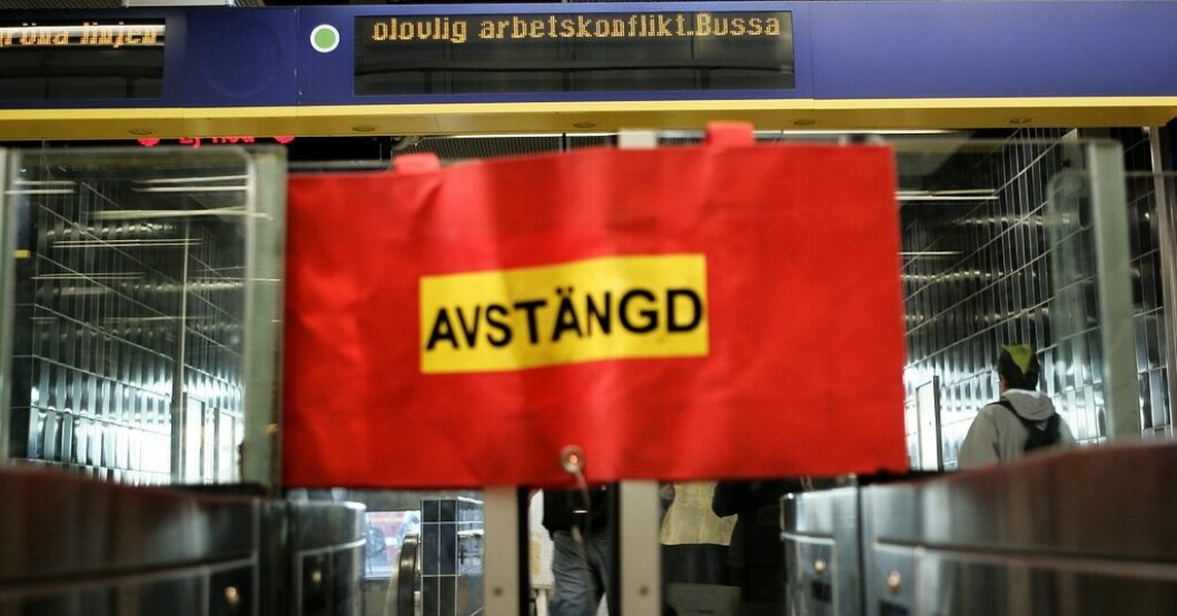 Det är ovanligt med vilda strejker i Sverige nu för tiden. Bilden är från en vild strejk i tunnelbanan i Stockholm 2005. Expert: Otroligt ovanligt med vilda strejker