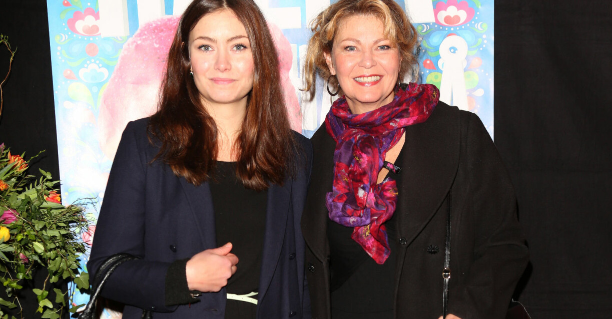 Sally tillsammans med mamma Ing-Marie Carlsson Det hände sen med barnen från julfilmerna