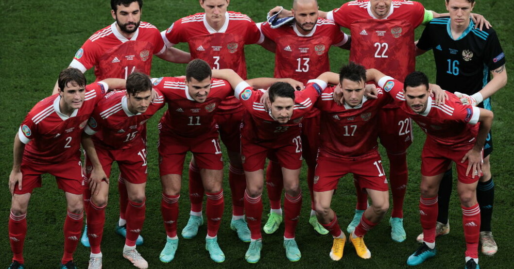 Det ryska landslaget i samband med matchen mot Danmark i EM 2021. Asien bjuder in Ryssland till mästerskap