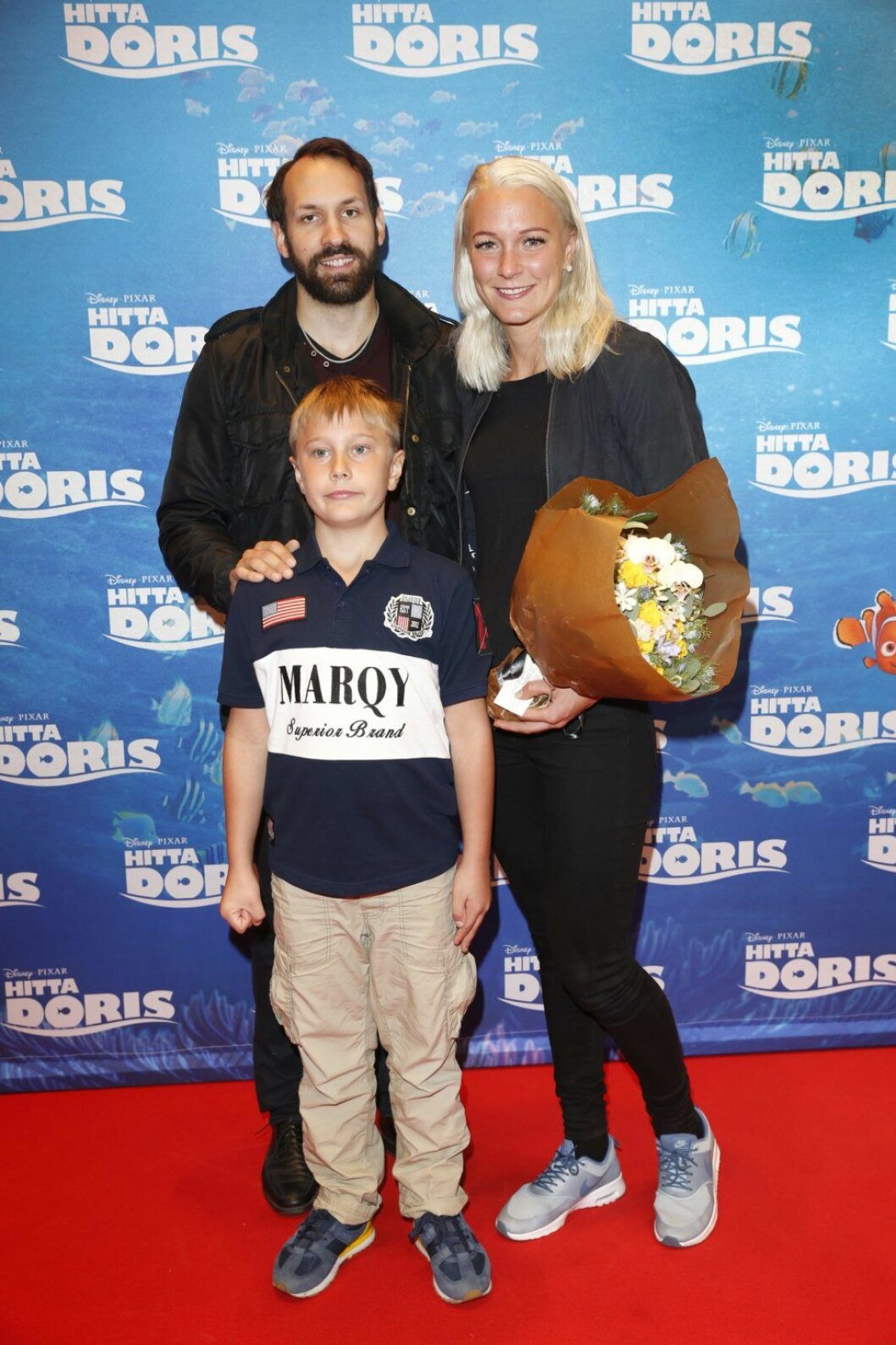 Sara Sjöström med brorsan Linus Sjöström och pojkvännen Johan de Jong Skierus