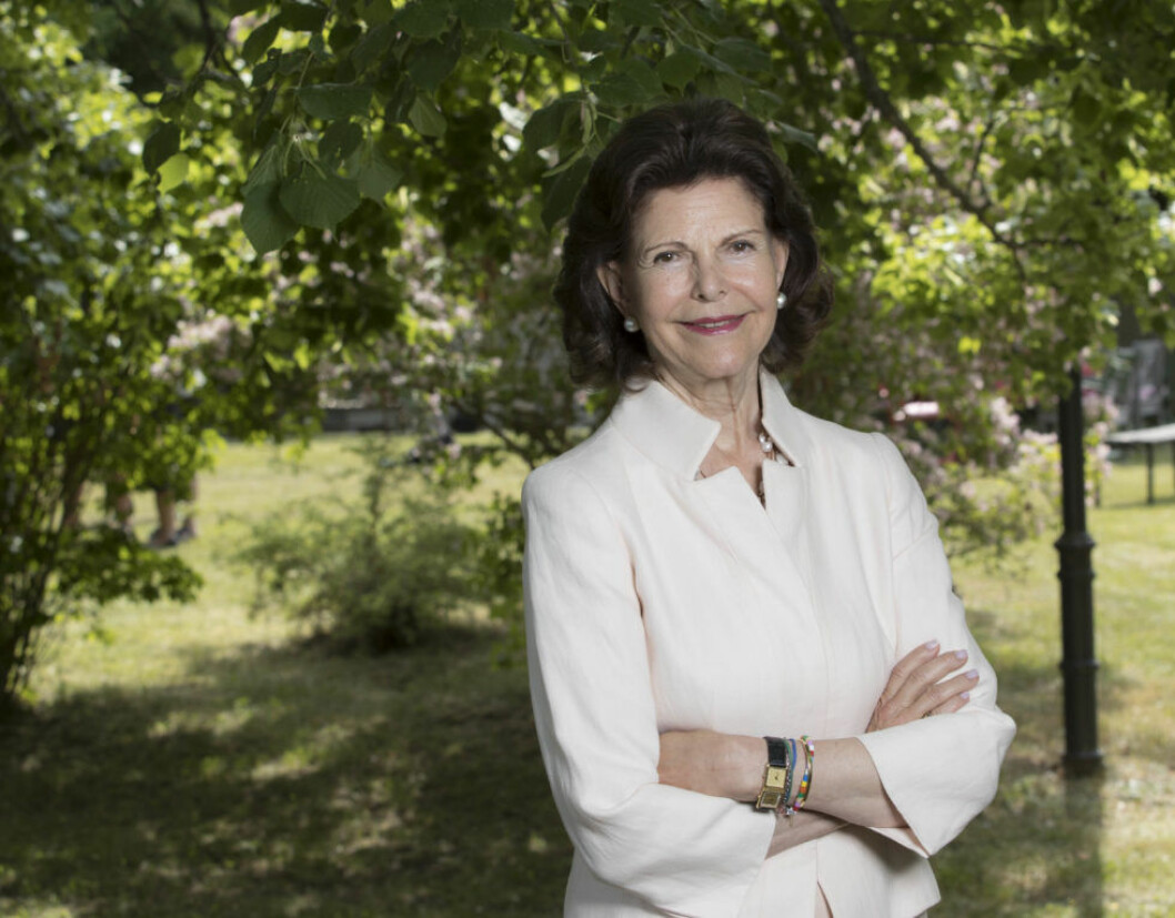 Drottning Silvia ser fram emot dopet. Drottning Silvia ser fram emot dopet.