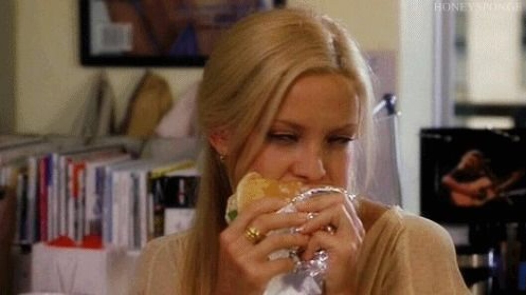 Via: <a href="http://giphy.com/gifs/eating-hungry-food-OrHFWUm6CNnFu" target="_blank">Giphy</a> eating