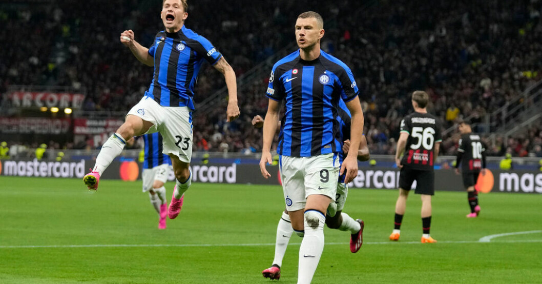 Edin Dzeko, till höger, sköt 1–0 och firar ihop med Nicolo Barella. Inter klart starkast i första CL-semin