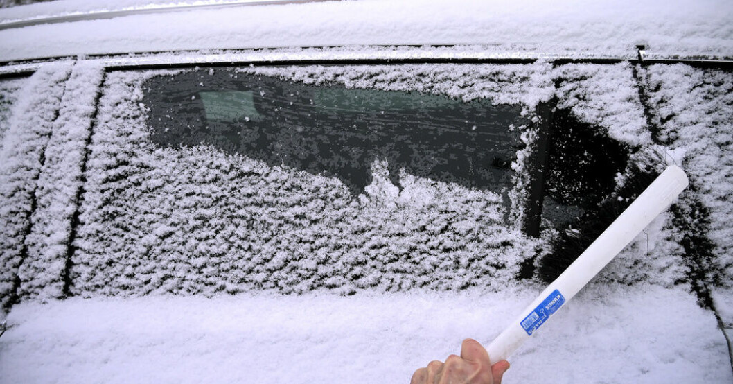 SMHI varnar för att det kan falla 5–10 centimeter snö i delar av mellersta Sverige under måndagskvällen och tisdagen. Arkivbild. Efter vårsol och glädjetemperaturer – SMHI varnar för snö: ”Ostadigt…”