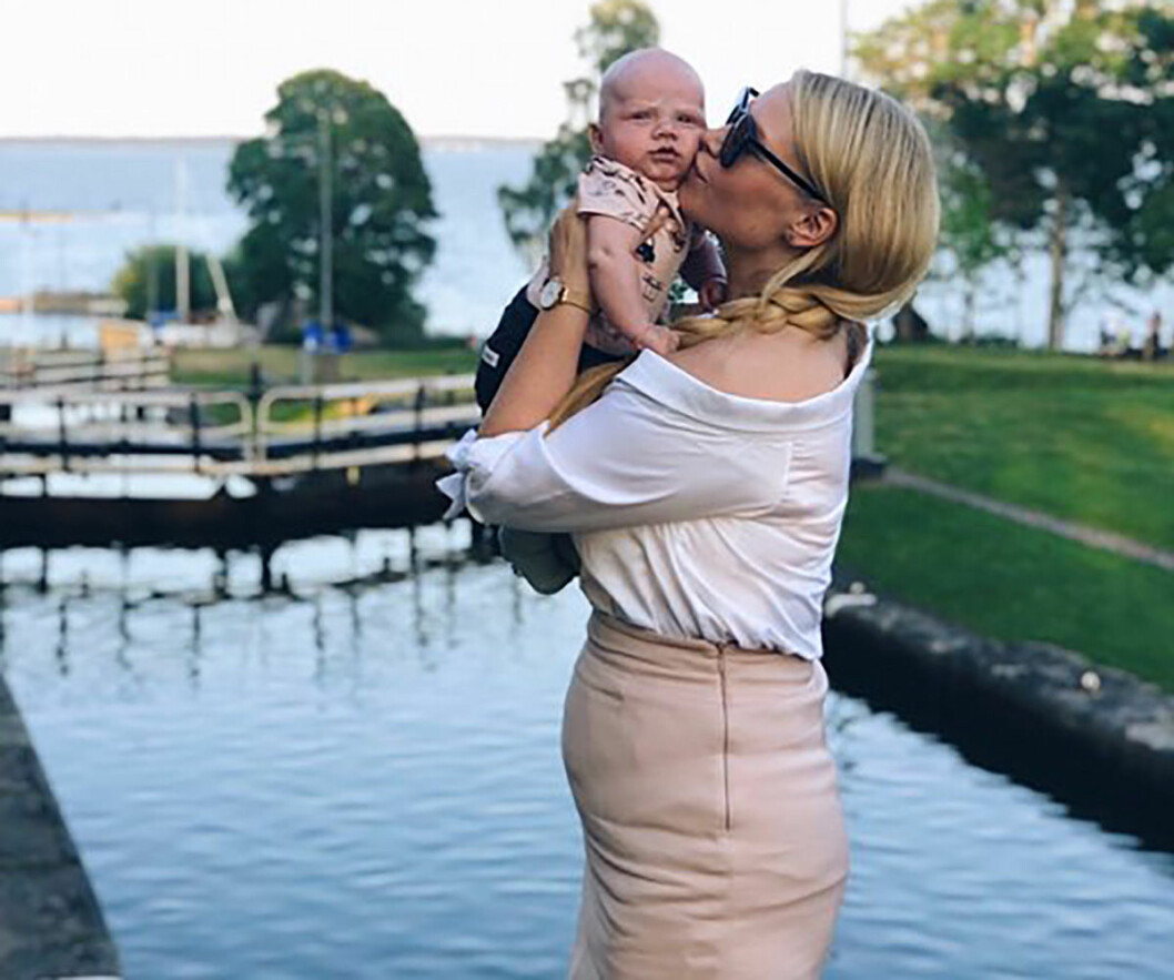 Elin och Alve. Elin Näslund med barnet Alve