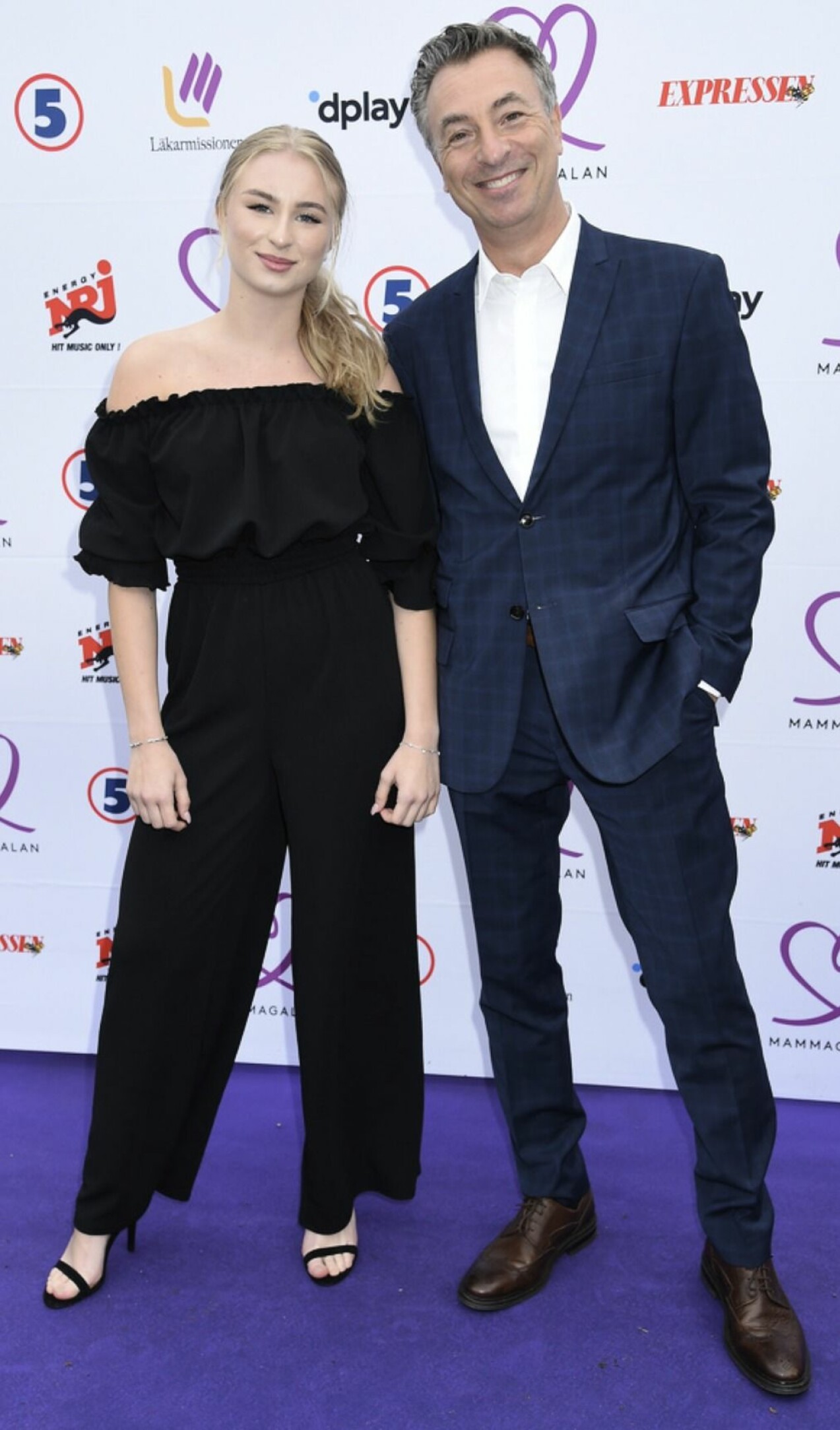 Ellen Taylor och Tareq Taylor på <span class=" italic" data-lab-italic_desktop="italic">Mammagalan</span>. Ellen Taylor och Tareq Taylor på röda mattan