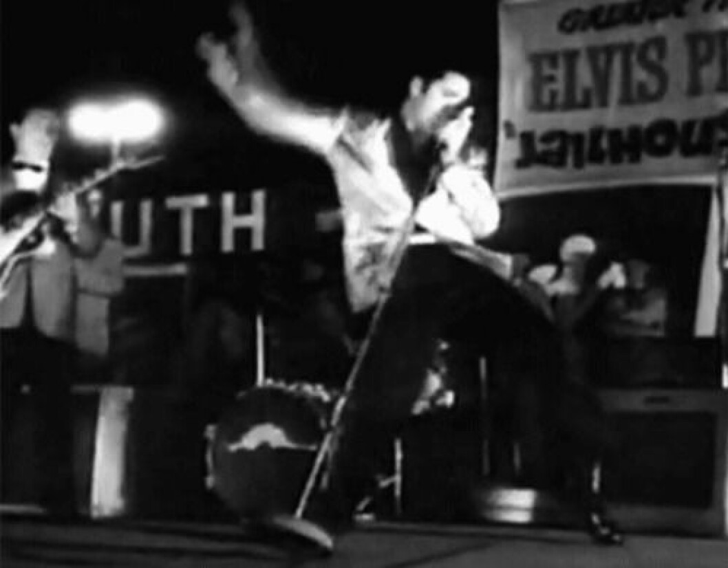 Via: <a href="http://giphy.com/gifs/maudit-photoset-maudit-elvis-presley-GcuBpHwBHhv20" target="_blank">Giphy</a> Via: Giphy