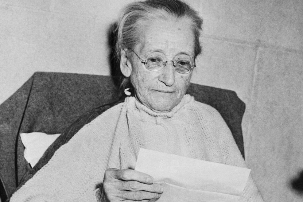 Foto: All Over Press Emily Greene Balch Sitting and Reading document