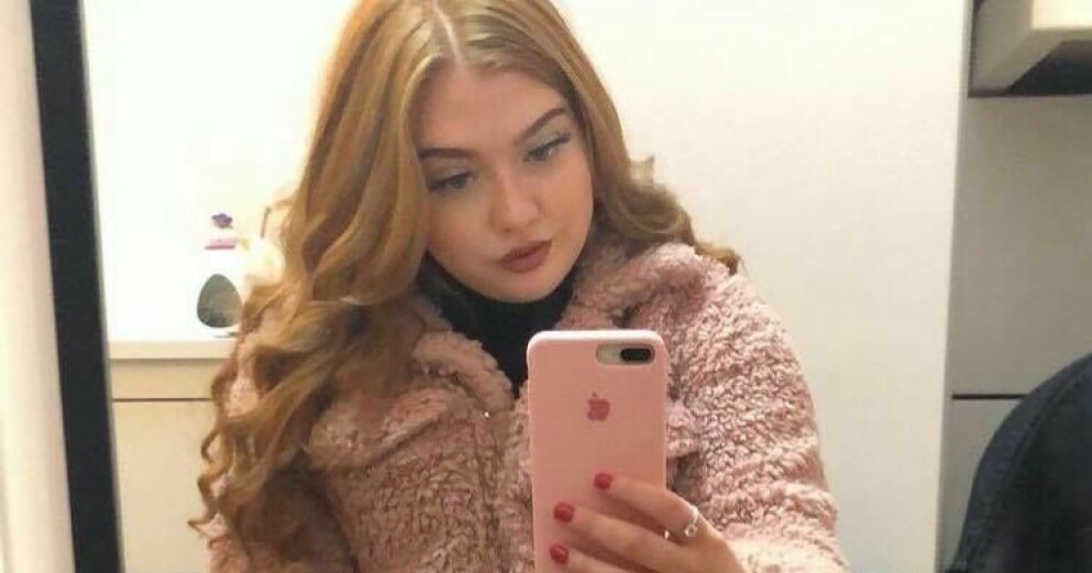 Emily Holliday sitter i rullstol och kommer aldrig mer kunna gå. ”Jag har tvingats anpassa mitt liv och lära mig allt på nytt”, säger hon till Daily Mail. Emily Holliday