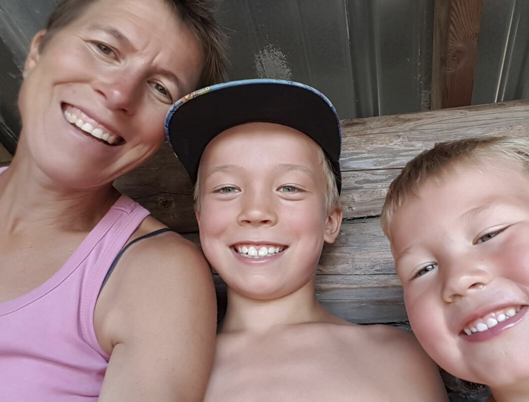 Sönerna Hugo och Ivar glömmer ofta bort hur dålig deras mamma var. Sönerna Hugo och Ivar glömmer ofta bort hur dålig deras mamma var.