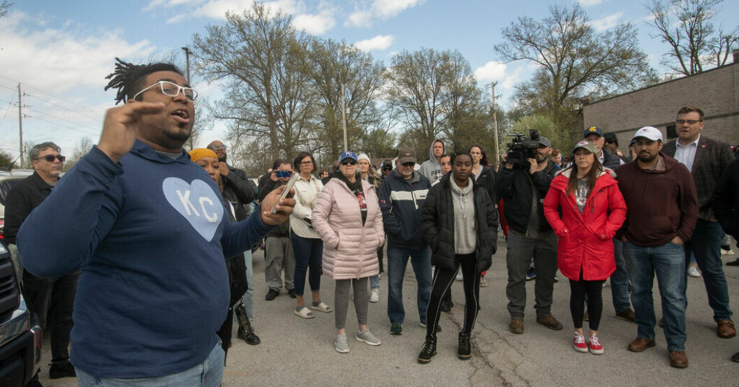 En 85-årig man åtalas efter att ha skjutit en 16-årig svart pojke i Kansas City i USA. Bild från demonstrationer i närheten av platsen där händelsen skedde. Arkivbild. 16-åring ringde på fel dörr – sköts