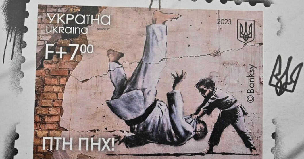 En bild på det nya frimärke Ukraina släppt på årsdagen av Rysslands invasion. Banksy på ukrainskt jubileumsfrimärke