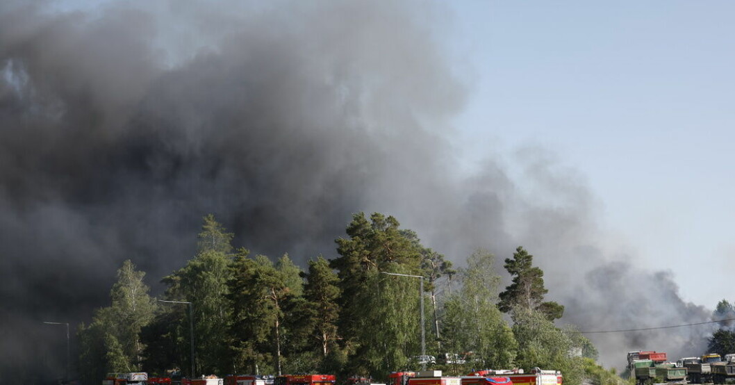 En brand bröt ut i en byggnad i Vallentuna norr om Stockholm under torsdagseftermiddagen. Faran över efter Vallentuna-brand – man anhållen