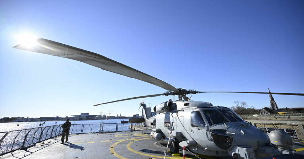 En dansk Seahawk på däck på fregatten Niels Juul i samband med ett försvarsministermöte i Köpenhamn 2022. Norge köper helikoptrar för tolv miljarder