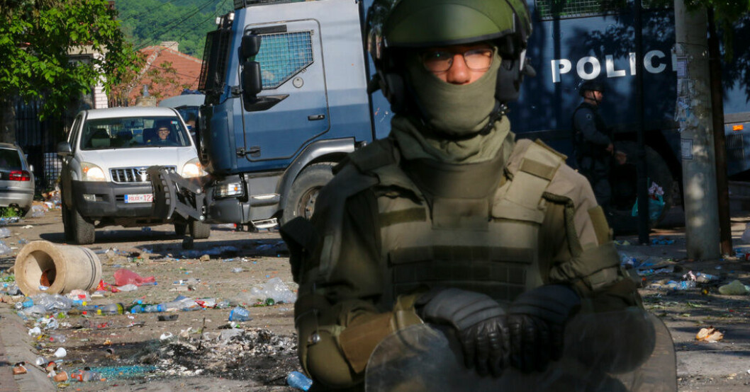 En Kfor-soldat i staden Zvecan på tisdagen. Nato förstärker i Kosovo efter förnyat våld