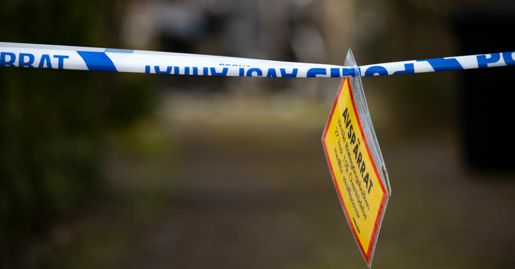 En kvinna har avlidit och ett barn saknas efter en kraftig villabrand i Markaryds kommun i Småland. Arkivbild. Kvinna död och barn saknas efter villabrand