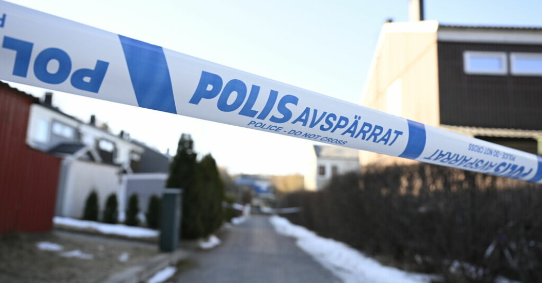 En man har häktats efter explosionen vid ett radhus i Hässelby tidigare i veckan. Arkivbild. En häktad efter explosionen i Hässelby