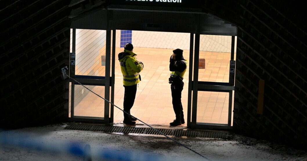En man har häktats misstänkt för ett mord och ett mordförsök vid pendeltågsstationen i Jordbro. Arkivbild. Man häktad för mord i Jordbro
