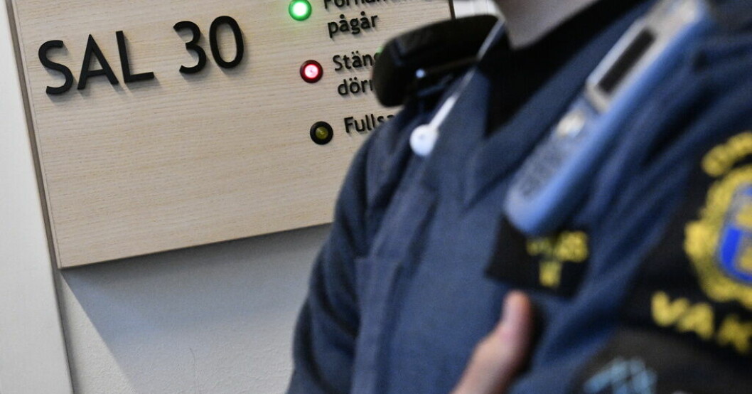 En manlig chef har dömts till fängelse för att ha uppmanat en pojke att onanera. Arkivbild. Chef uppmanade pojke att onanera – döms