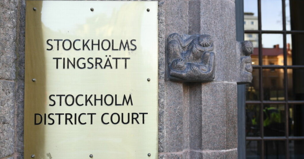 En nämndemans inlägg på Facebook gör att hon betraktas som jävig, nu måste rättegången tas om. Arkivbild. Nämndeman tog selfie – rättegång måste tas om