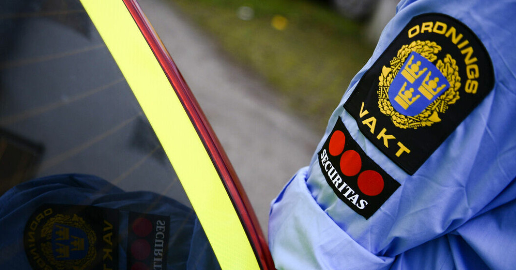 En Securitasvakt håller koll. Arkivbild. Rekord i lönsamhet för Securitas