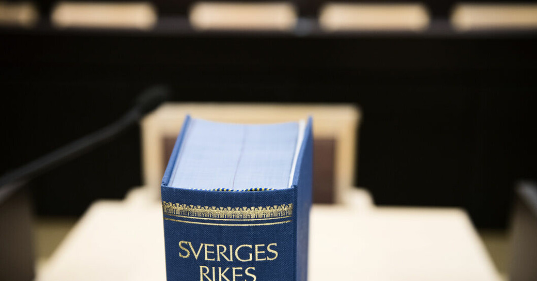 En skolanställd smygfotograferade elever. Arkivbild. Skolanställd filmade elever i smyg – häktad