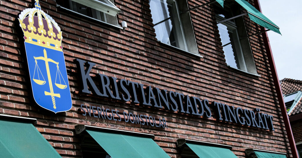 En tonåring döms för våldtäkt, kränkande fotografering och olaga integritetsintrång. Arkivbild. Tonåring döms för filmad våldtäkt på toalett