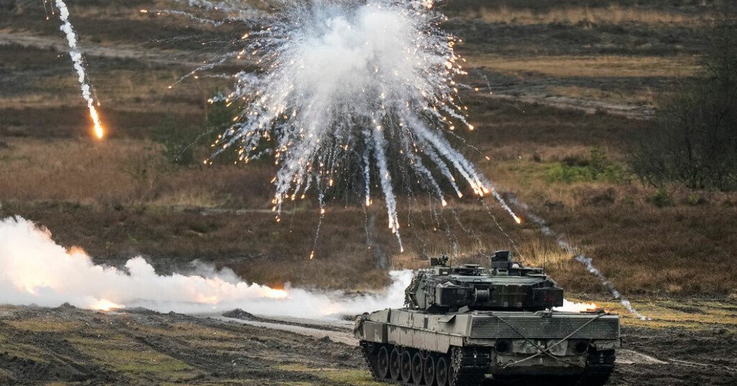En tysk Leopard 2-stridsvagn under en övning i Tyskland. Arkivbild. Fler Leopard-stridsvagnar till Ukraina