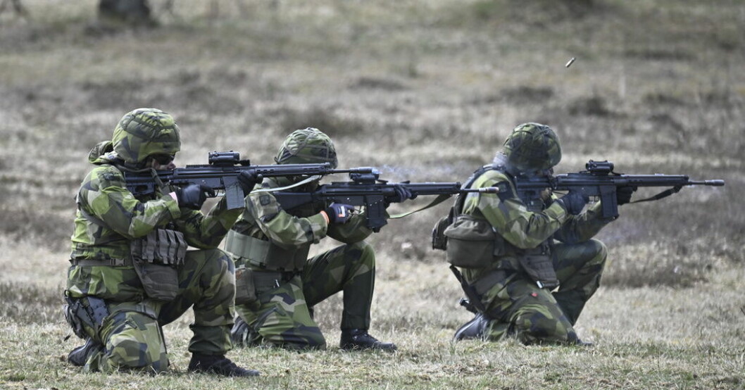 En värnpliktig man drabbades av hörselbesvär efter en skjutövning med AK4 i Falun 2021. Arkivbild. Värnpliktig ersätts för hörselskada