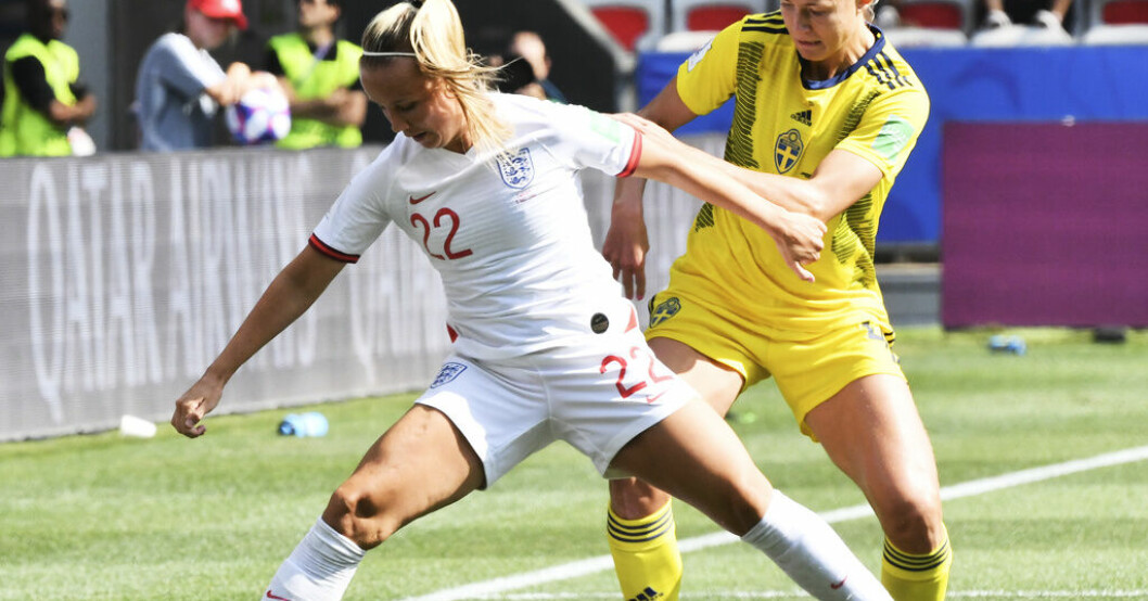 Englands Beth Mead och Sveriges Hanna Glas möttes i bronsmatchen i fotbolls-VM i Frankrike 2019. Sverige vann med 2–1. Klart: Fyra vill arrangera fotbolls-VM 2027